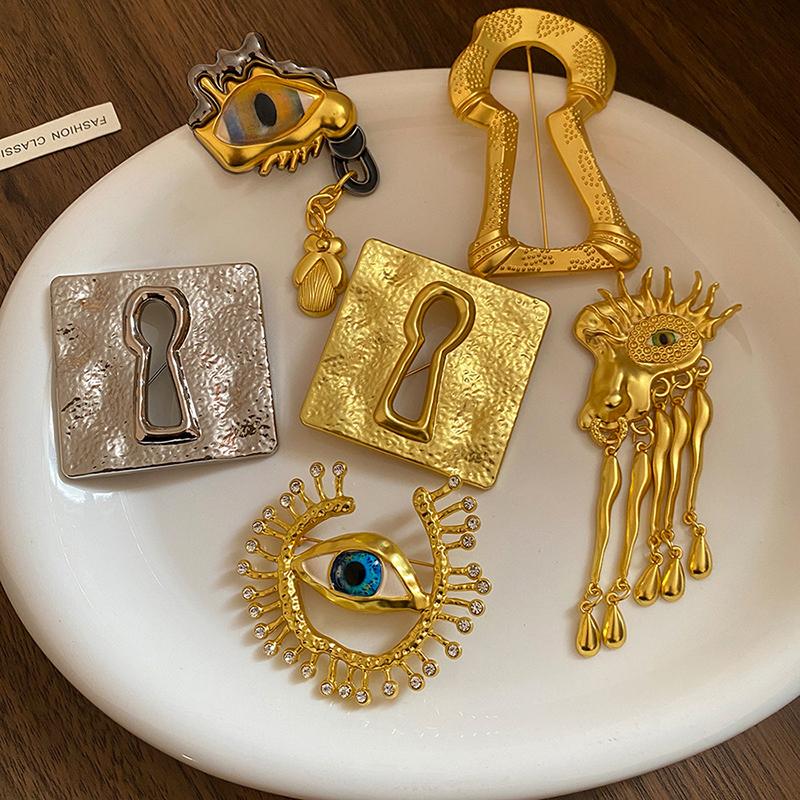 Vintage Broszka z Frędzlami w  – Collectible Vintage Costume Jewelry recenzja i cena